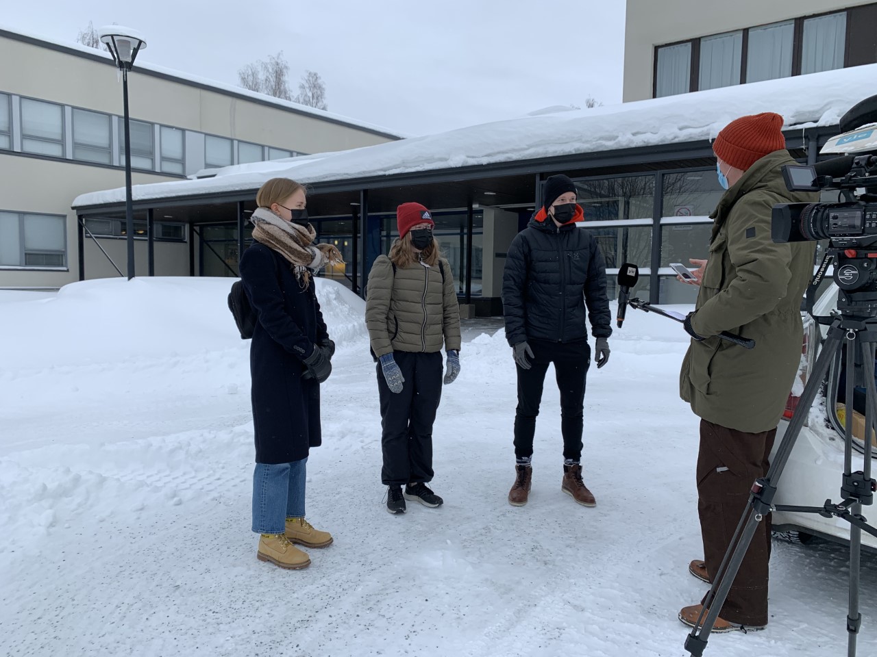 Klassikan opiskelijat kommentoivat Ylen uutisissa etäopiskeluun siirtymistä